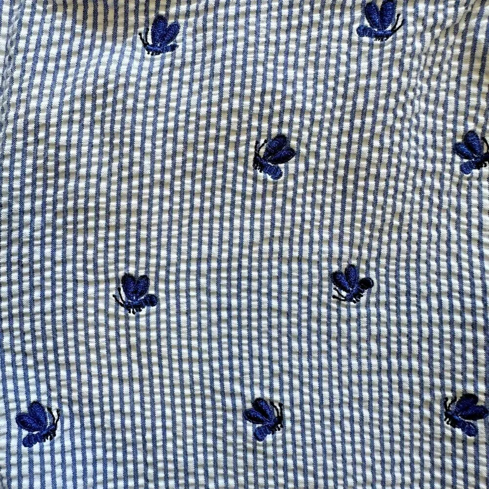 Brooks Brothers Women's Seersucker Shorts Embroidered Bees White Blue Size 2